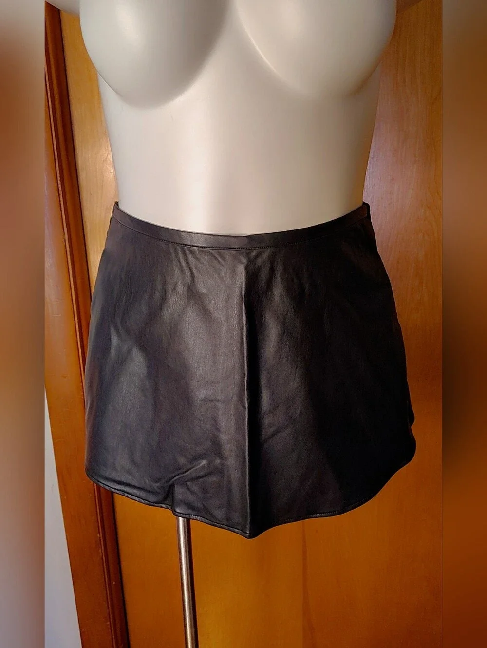 🖤Free People NWT Faux Vegan Leather Skort with Pockets Size L🖤